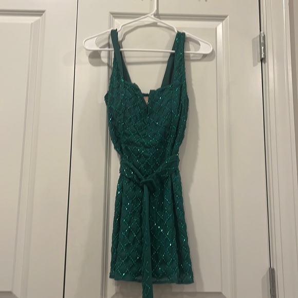 Show me your mumu emerald green cocktail dress. - Picture 1 of 4